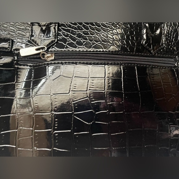 NEW CROCODILE 🐊 LIKE BLACK 
Stunning Handbag 2025 Season - Picture 8 of 11